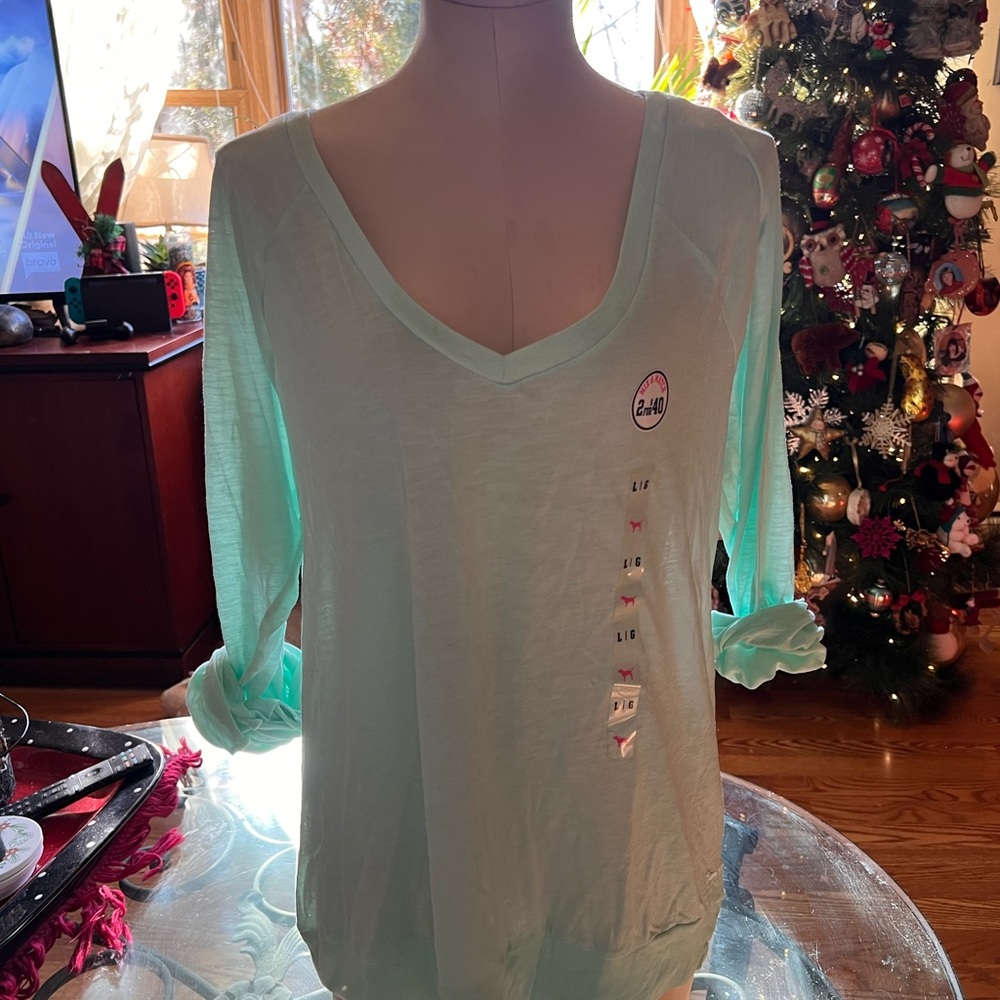 Victoria’s Secret PINK NEW w. Tags Mint Green V-Neck Long Sleeved Tee Size L